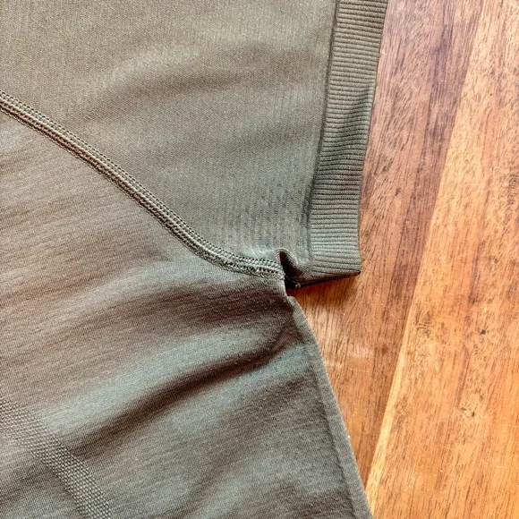 Lululemon Swiftly Tech Short Sleeve Shirt Race Length 2.0 - Picture 6 of 6